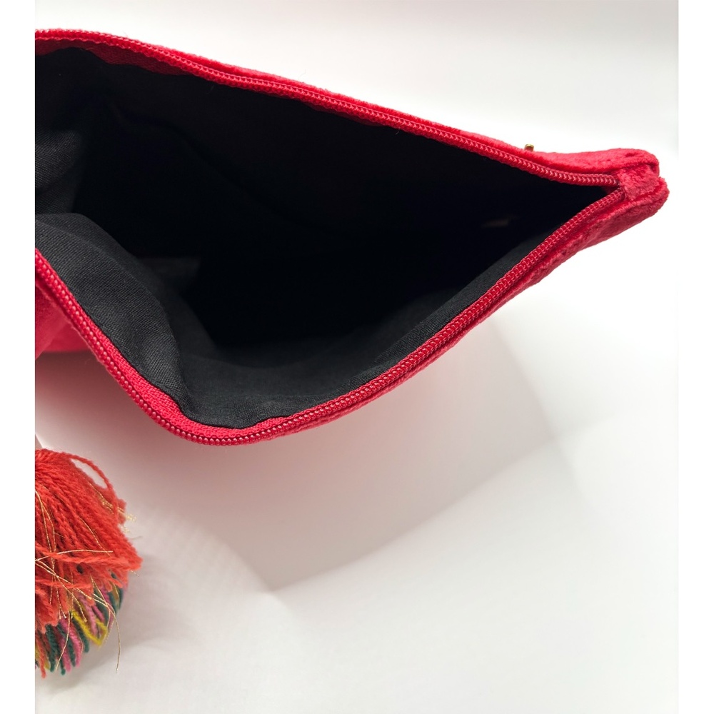 NWT Embroidered beaded velvet pouch - Picture 5 of 5